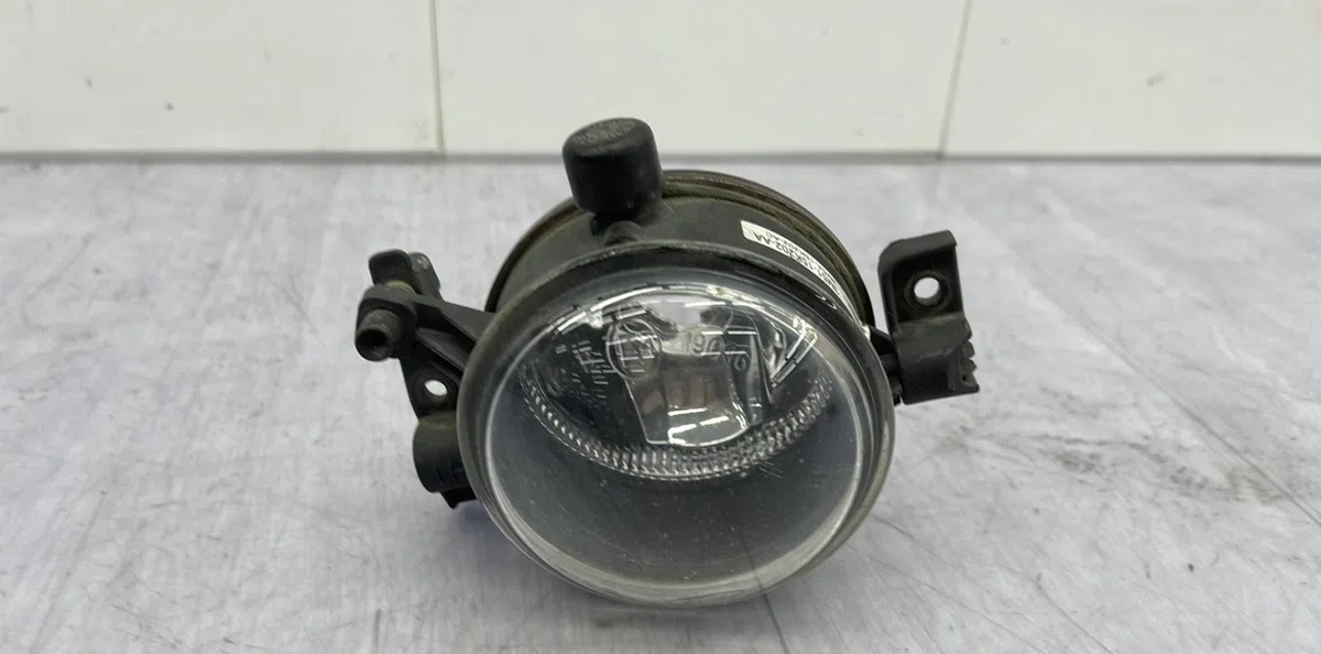 Phare antibrouillard avant gauche FORD FOCUS 2 PHASE 1 BREAK occasion