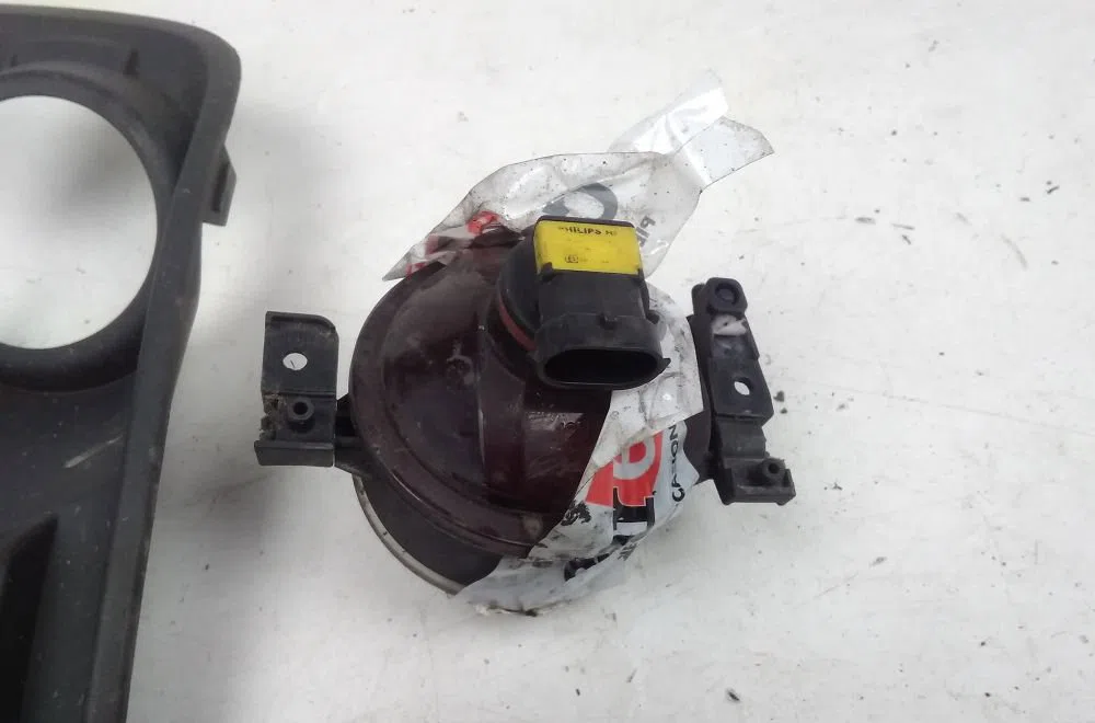 Phare antibrouillard avant gauche FORD FOCUS CMAX I 2003 occasion