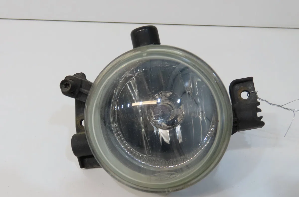 Phare antibrouillard avant gauche Ford KUGA I 2.0 tdci (2008-2012) 5 portes occasion