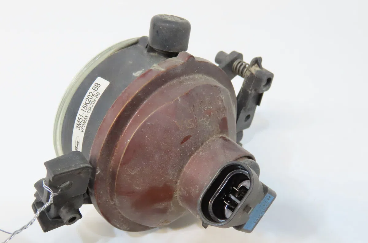 Phare antibrouillard avant gauche Ford KUGA I 2.0 tdci (2008-2012) 5 portes occasion