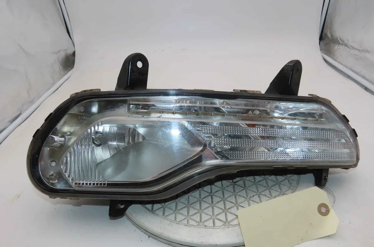 Phare antibrouillard avant gauche FORD KUGA II occasion