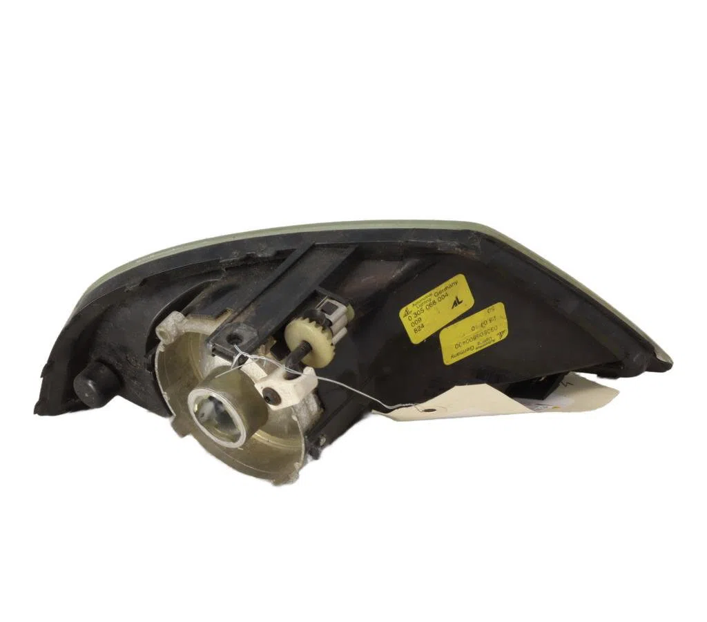 Phare antibrouillard avant gauche FORD MONDEO 3  MONDEO 3 PHASE 2 BREAK occasion