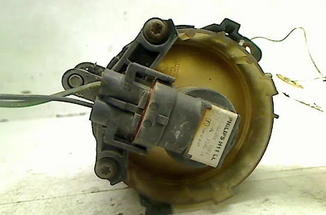 Phare antibrouillard avant gauche Ford MONDEO III (B5Y) 2.0 16v tddi - tdci (2000-2007) 5 portes occasion