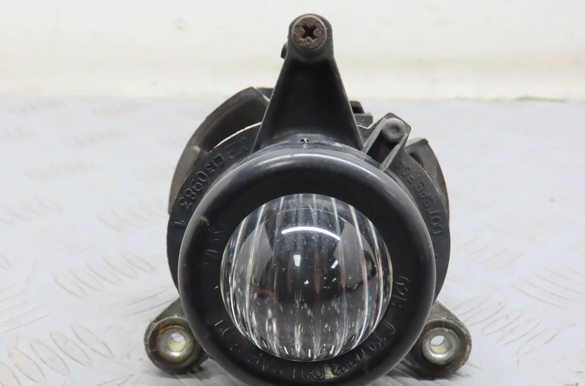 Phare antibrouillard avant gauche Lancia MUSA (350_) 1.3 d multijet (350.axg11, 350.axg1a) (2006-2012) occasion