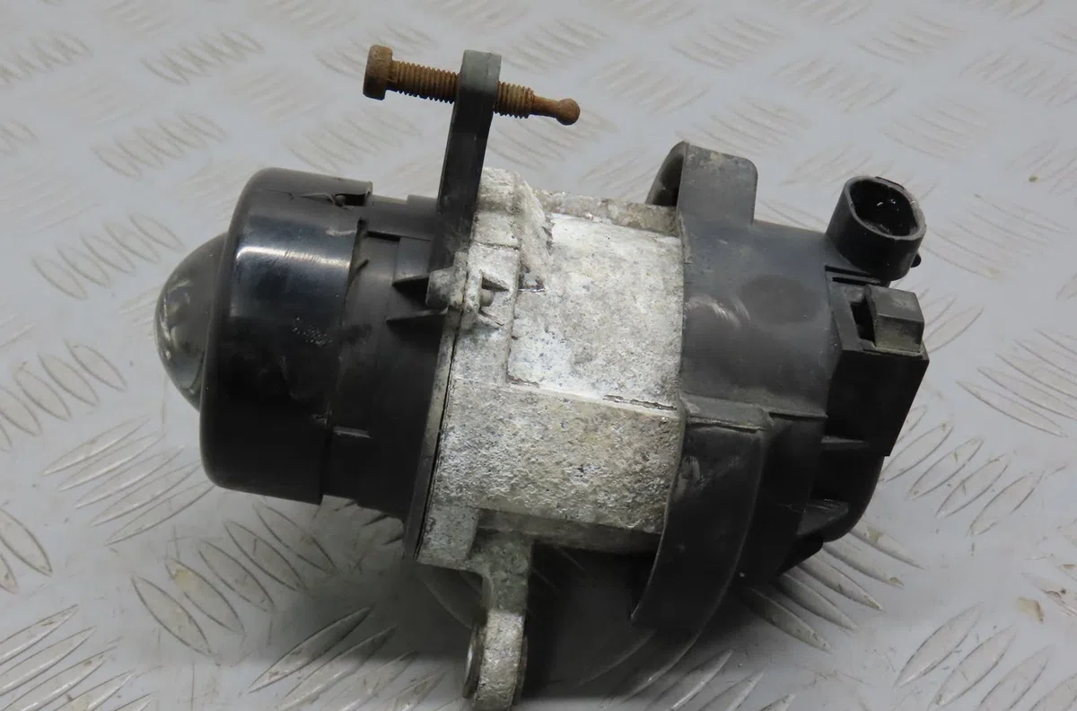 Phare antibrouillard avant gauche Lancia MUSA (350_) 1.3 d multijet (350.axg11, 350.axg1a) (2006-2012) occasion