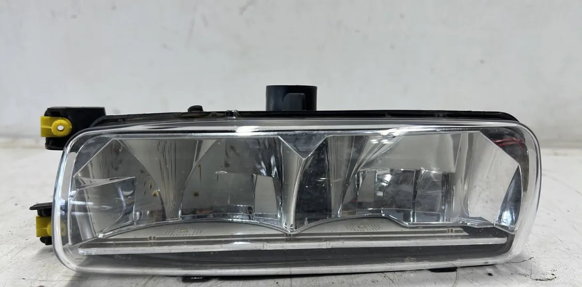 Phare antibrouillard avant gauche LAND ROVER RANGE ROVER 2 SPORT PHASE 1 occasion