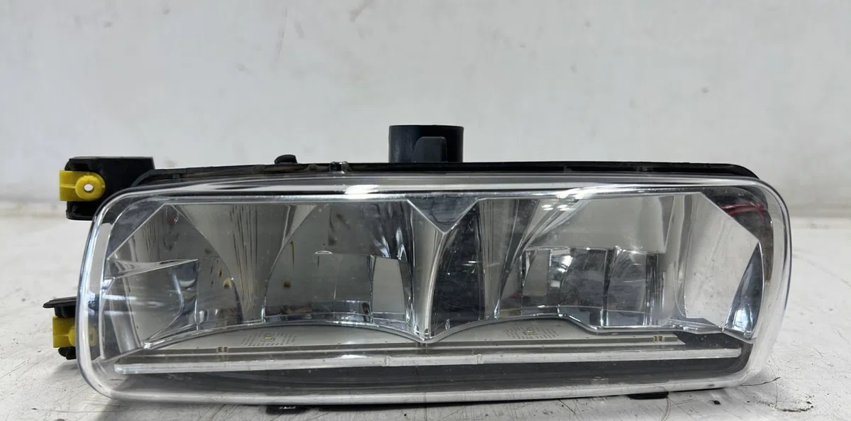 Phare antibrouillard avant gauche LAND ROVER RANGE ROVER 2 SPORT PHASE 1 occasion