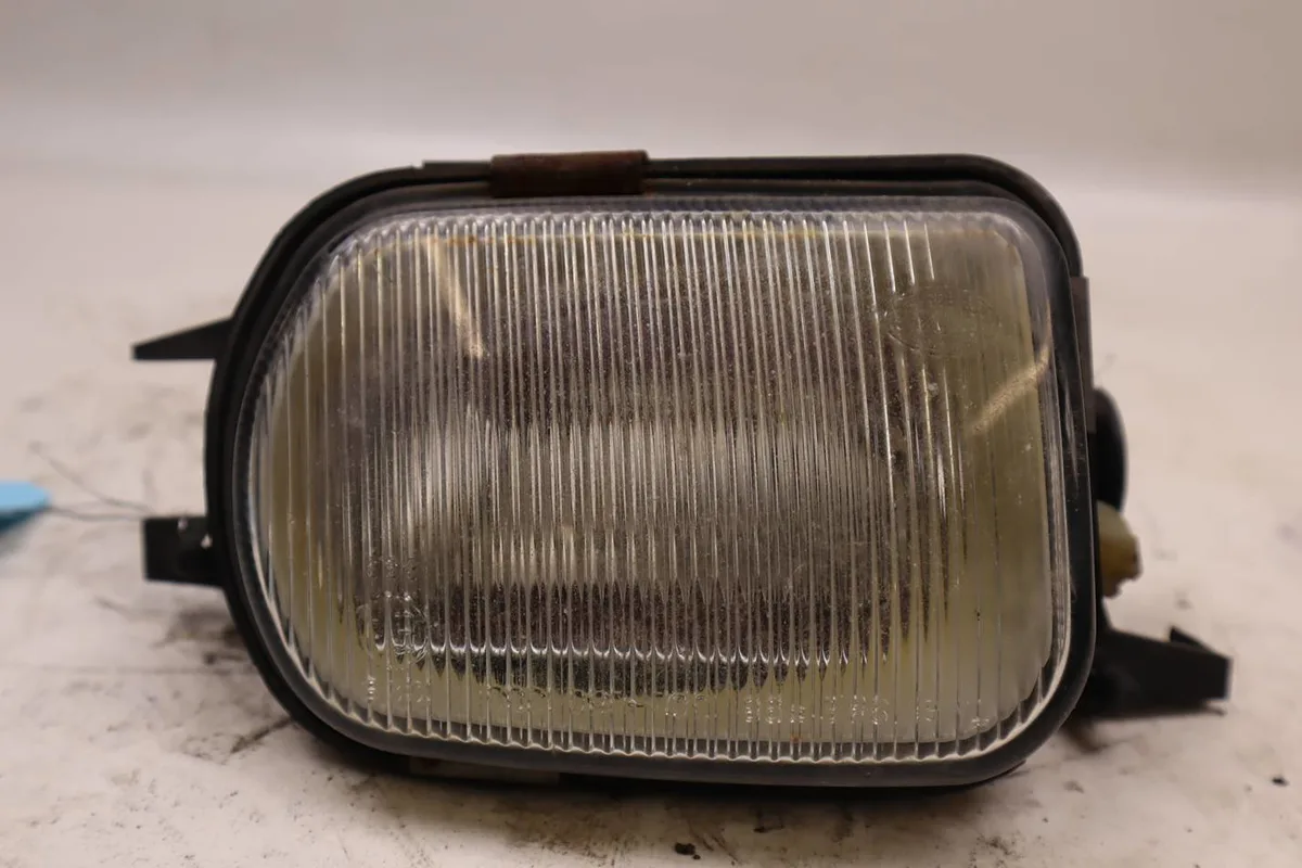 Phare antibrouillard avant gauche Mercedes-benz CLASSE C (W203) C 220 cdi (203.006) (2000-2007) 4 portes occasion