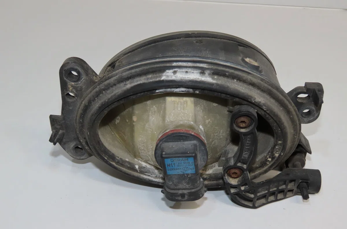 Phare antibrouillard avant gauche Mercedes-benz CLASSE E (W211) E 200 cdi (211.007) (2006-2008) occasion