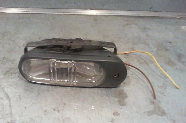 Phare antibrouillard avant gauche MERCEDES V220 2000 occasion