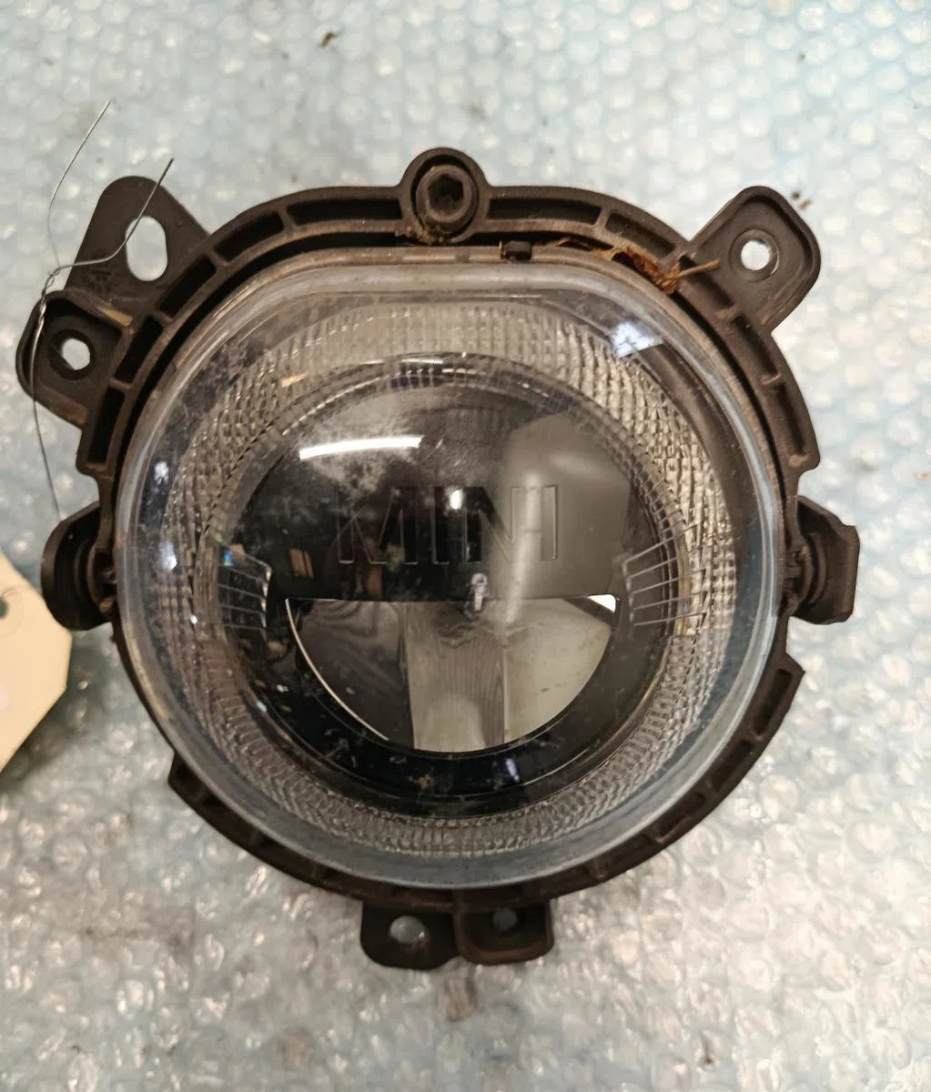 Phare antibrouillard avant gauche Mini MINI COUNTRYMAN (F60) Cooper (2016) occasion