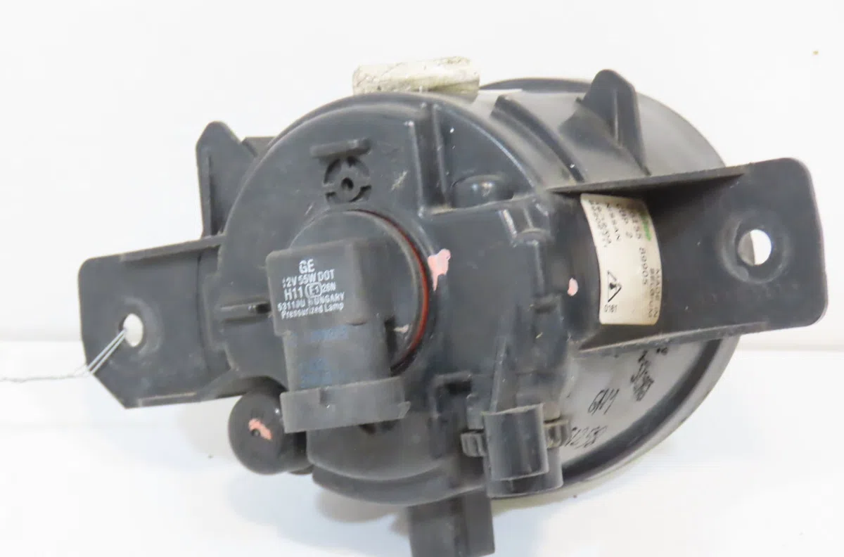 Phare antibrouillard avant gauche Nissan ALMERA II Hatchback (N16) 1.8 (2000-2002) occasion