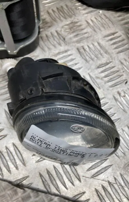 Phare antibrouillard avant gauche NISSAN ALMERA TINO PHASE 1 occasion