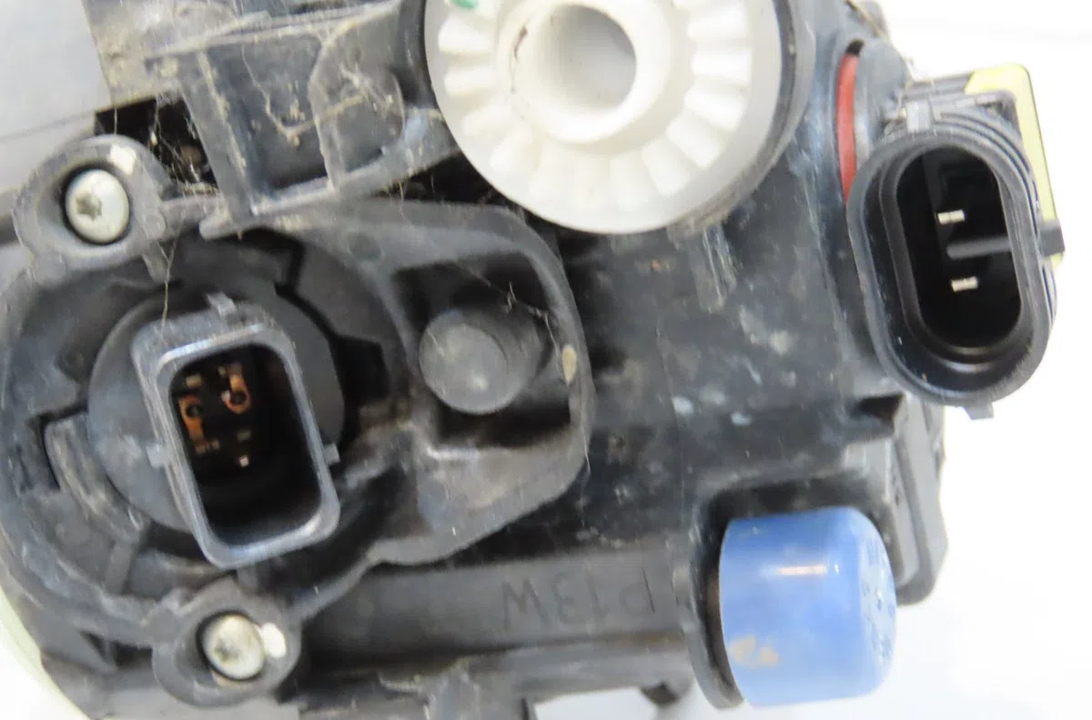 Phare antibrouillard avant gauche Nissan LEAF (ZE0) Electric (2010) occasion