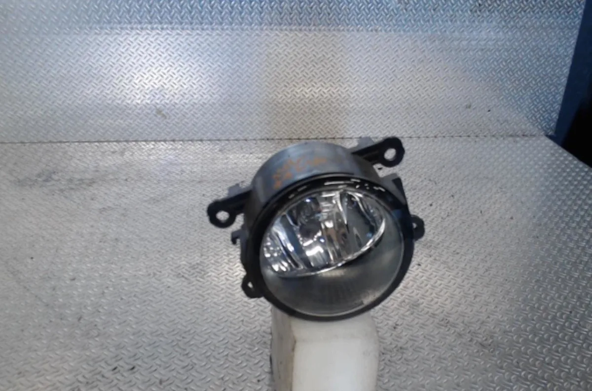 Phare antibrouillard avant gauche Nissan NV300 Camionnette (X82) 1.6 dci 145 (2016) occasion