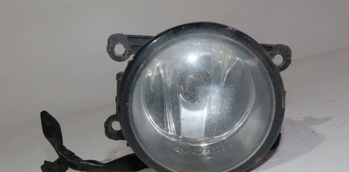 Phare antibrouillard avant gauche Nissan PIXO (UA0) 1.0 (2009) 5 portes occasion
