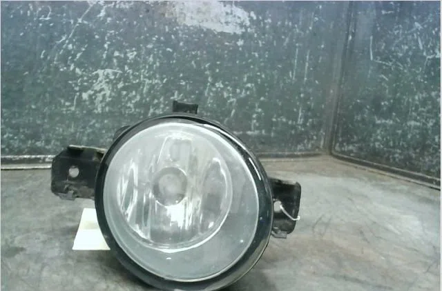 Phare antibrouillard avant gauche Nissan PRIMERA Break (WP12) 1.9 dci (2003) occasion