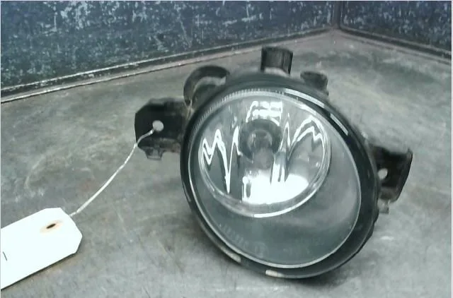 Phare antibrouillard avant gauche Nissan PRIMERA Hatchback (P12) 2.0 (2002-2008) occasion