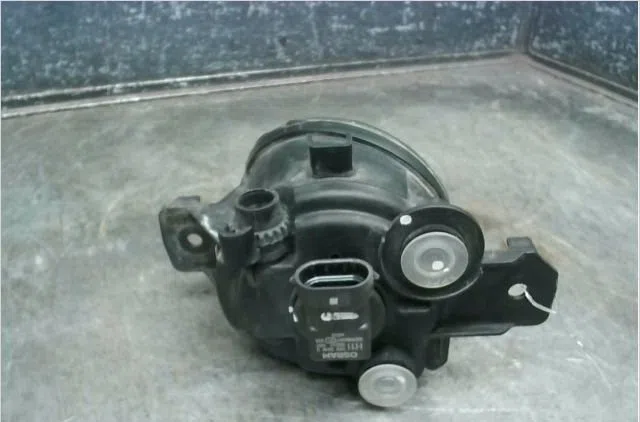 Phare antibrouillard avant gauche Nissan PRIMERA Hatchback (P12) 2.0 (2002-2008) occasion