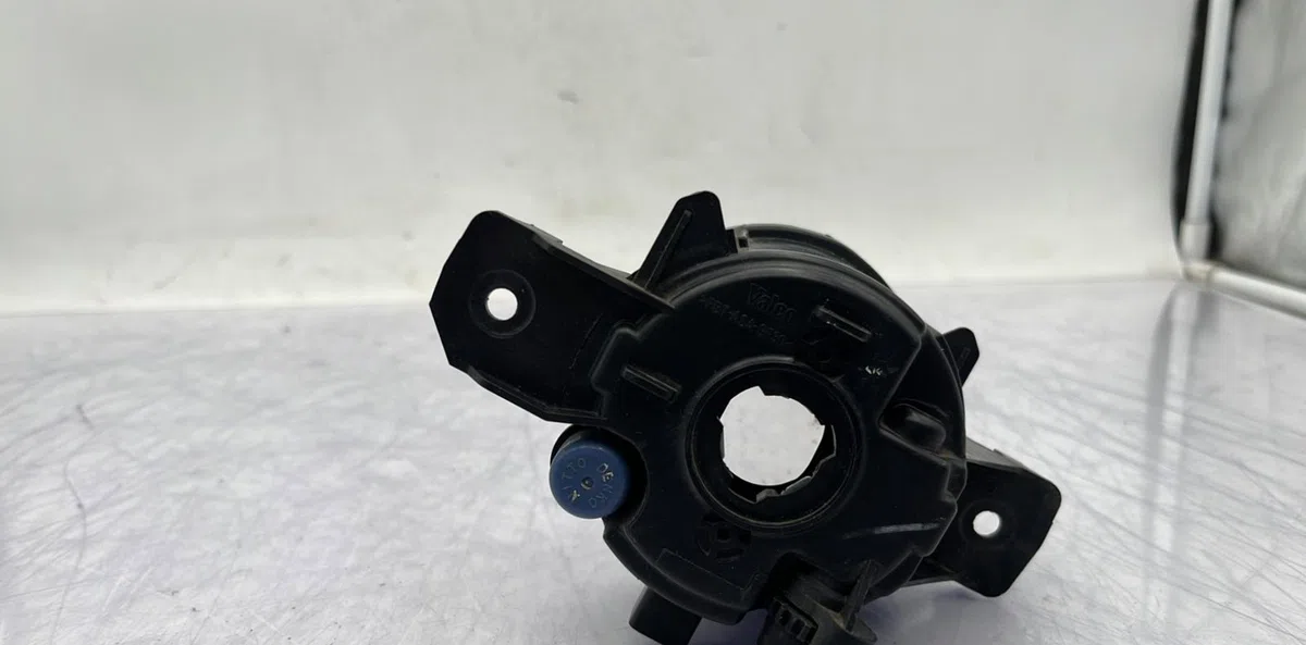 Phare antibrouillard avant gauche NISSAN QASHQAI 1 PHASE 2 occasion