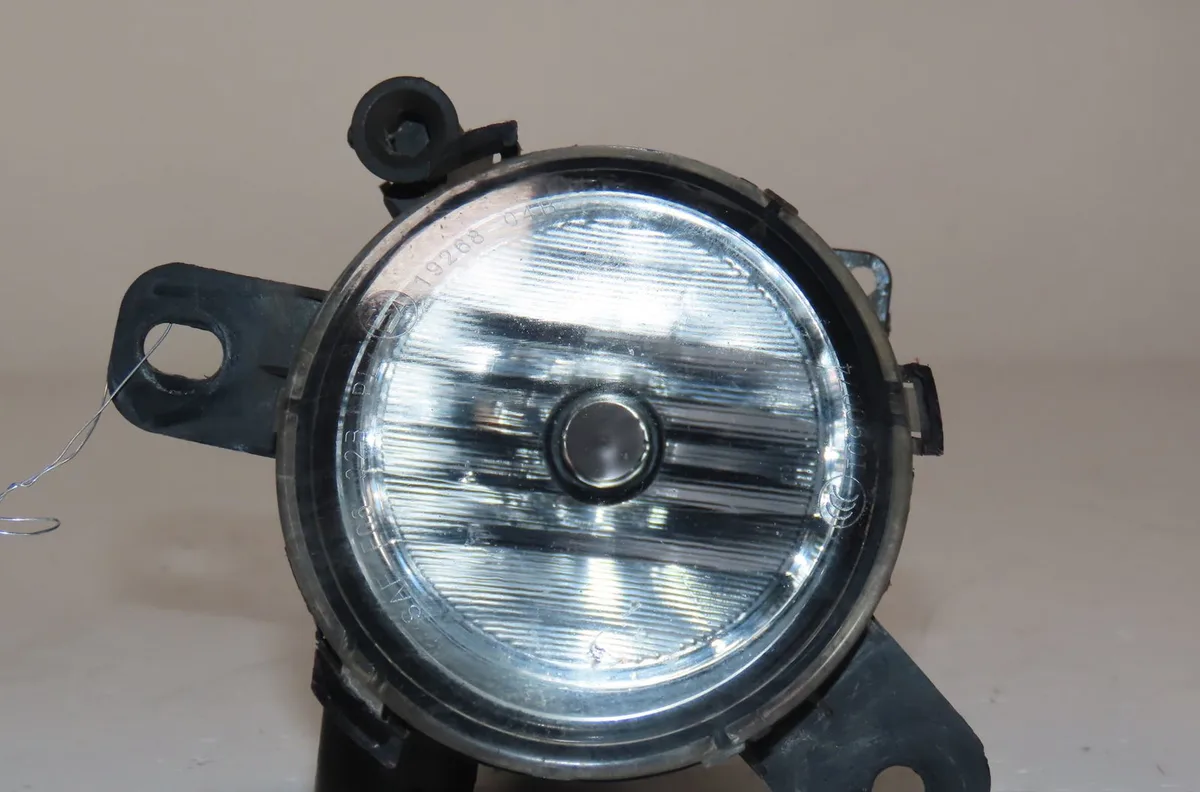 Phare antibrouillard avant gauche Opel CORSA E (X15) 1.4 turbo (08, 68) (2014-2019) occasion
