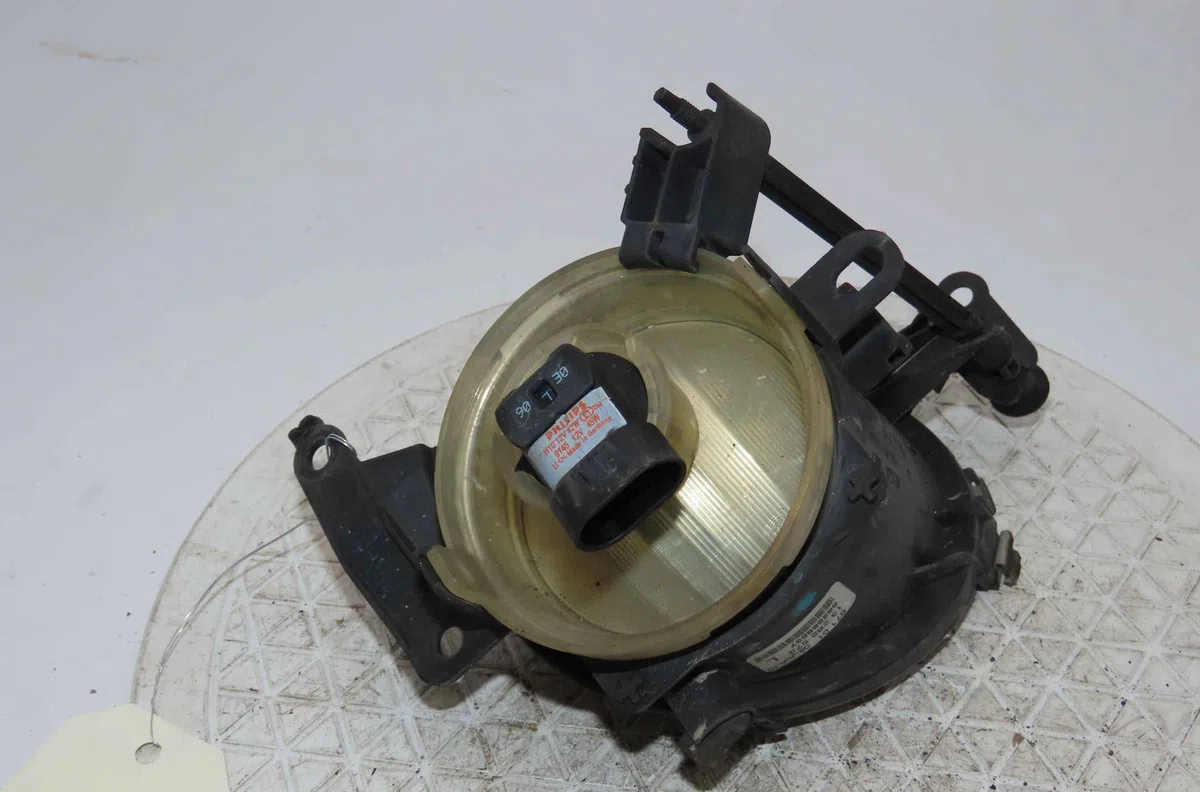 Phare antibrouillard avant gauche OPEL CORSA IV occasion