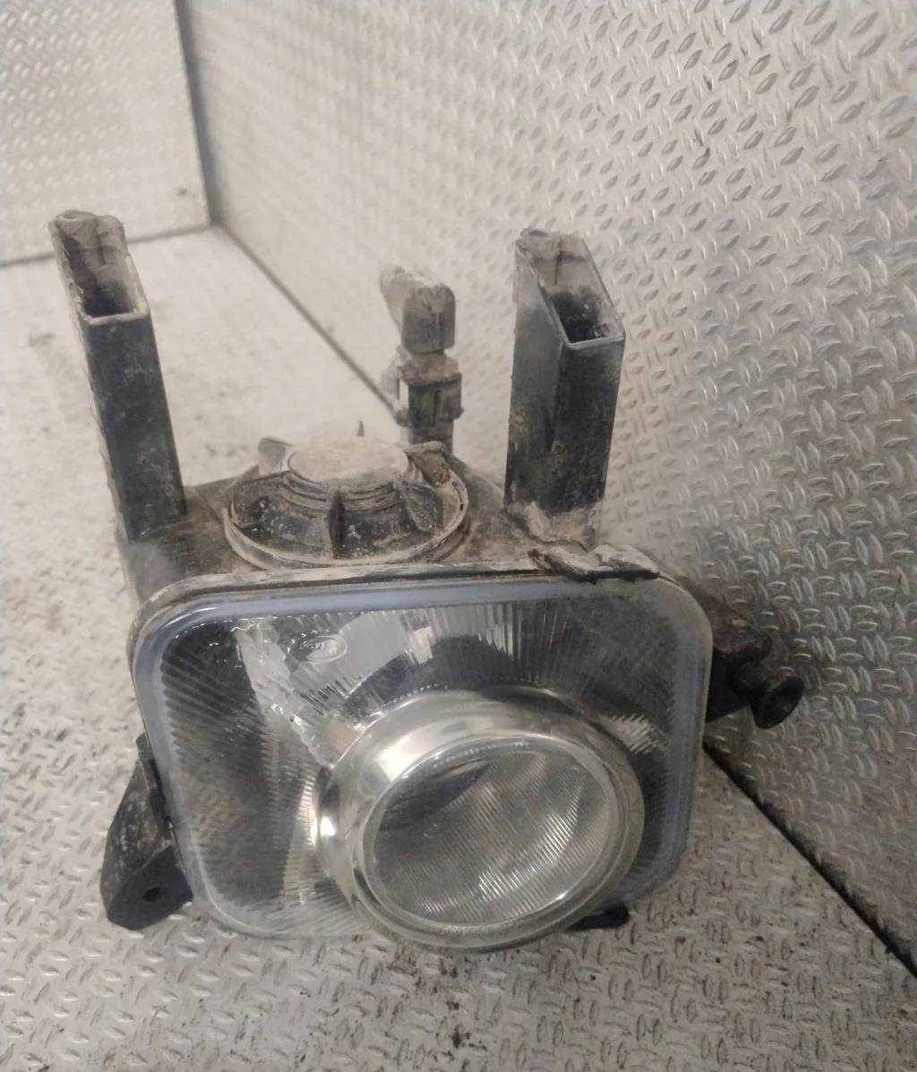Phare antibrouillard avant gauche Opel MERIVA A Monospace (X03) 1.6 (e75) (2003-2010) 5 portes occasion