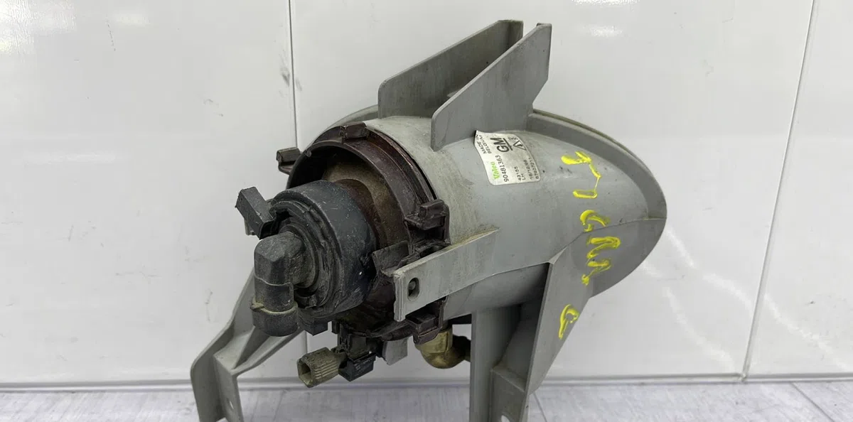 Phare antibrouillard avant gauche OPEL TIGRA 1 COUPE occasion