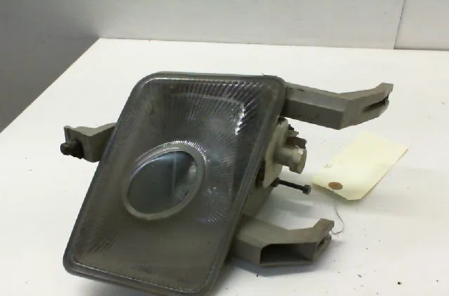Phare antibrouillard avant gauche OPEL VECTRA II Phase 2 02-1999--06-2002 2.2 DTI 16v occasion