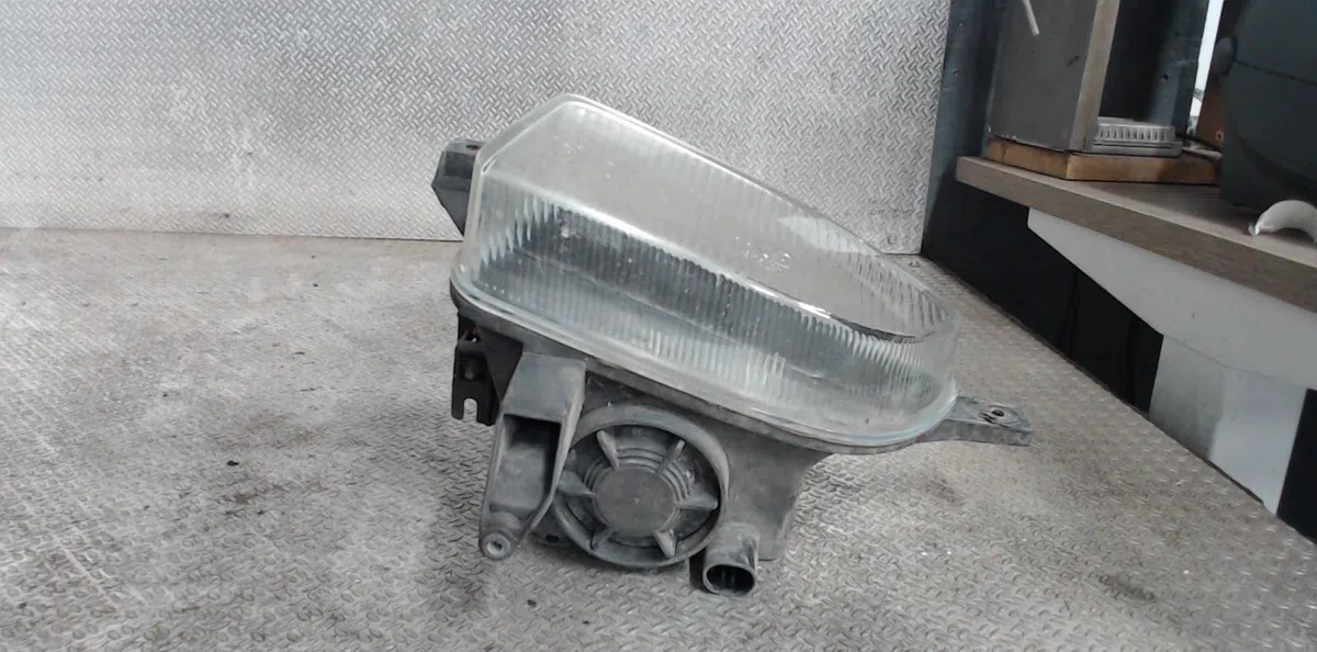 Phare antibrouillard avant gauche OPEL ZAFIRA  0 occasion