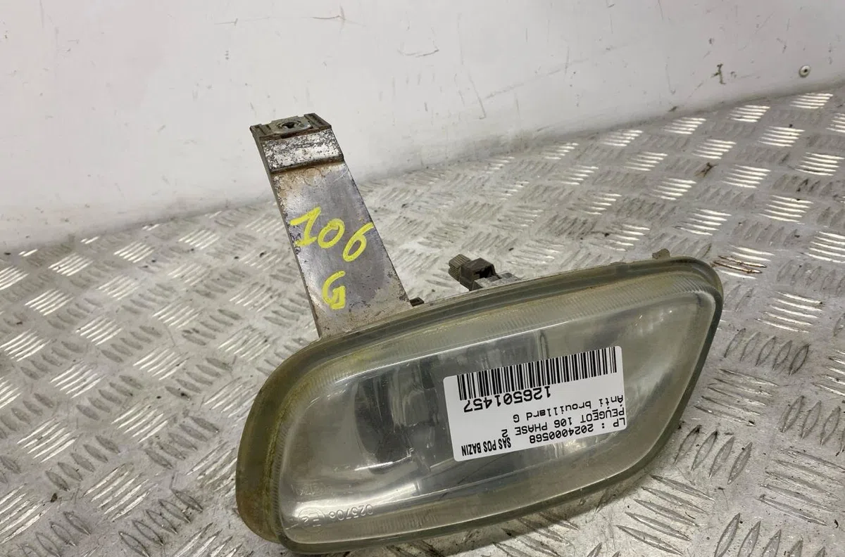 Phare antibrouillard avant gauche PEUGEOT 106 PHASE 2 occasion
