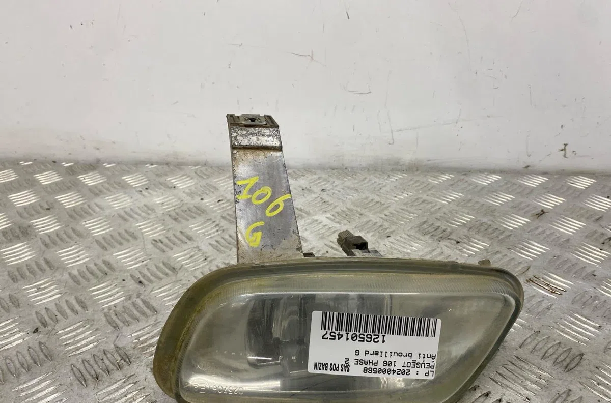 Phare antibrouillard avant gauche PEUGEOT 106 PHASE 2 occasion