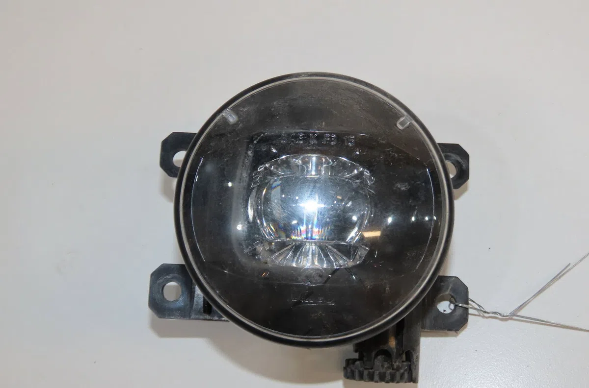 Phare antibrouillard avant gauche Peugeot 2008 II (UD_, US_, UY_, UK_) 1.2 puretech 130 (2019) occasion