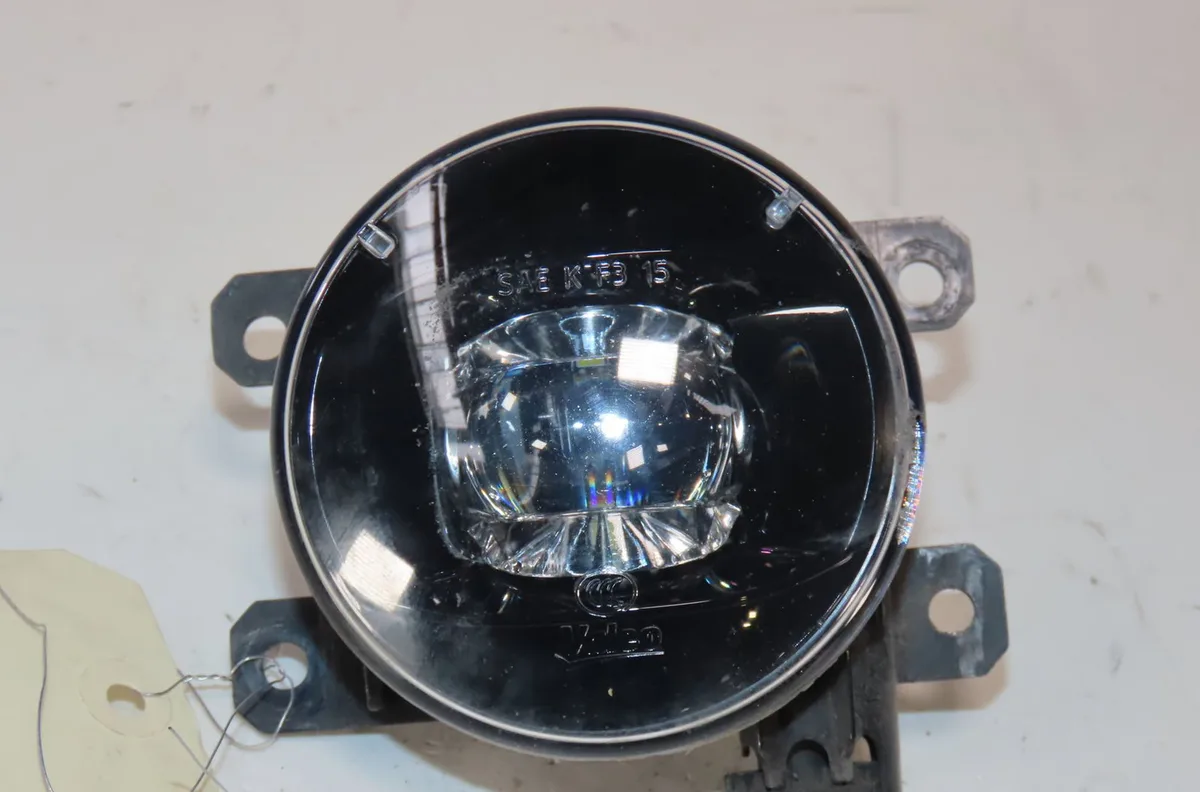 Phare antibrouillard avant gauche Peugeot 2008 II (UD_, US_, UY_, UK_) 1.5 bluehdi 110 (udyhsk) (2021) occasion