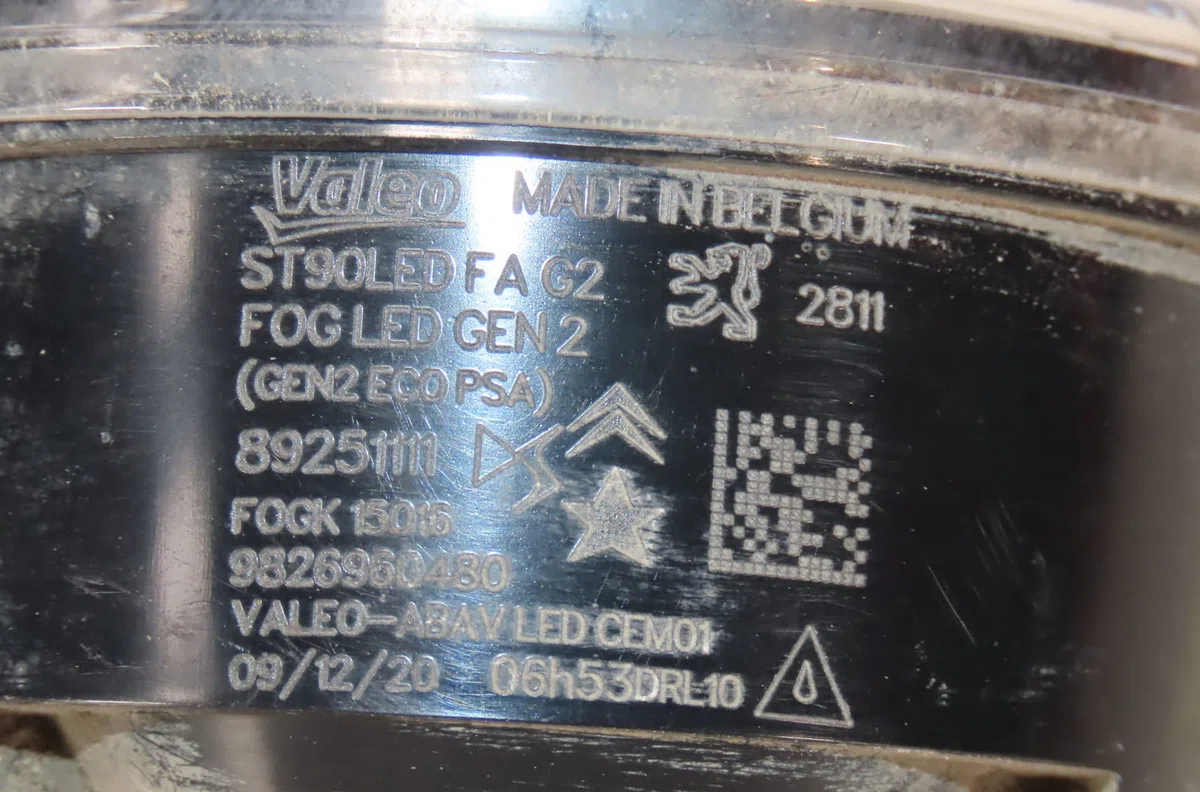 Phare antibrouillard avant gauche Peugeot 2008 II (UD_, US_, UY_, UK_) 1.5 bluehdi 110 (udyhsk) (2021) occasion