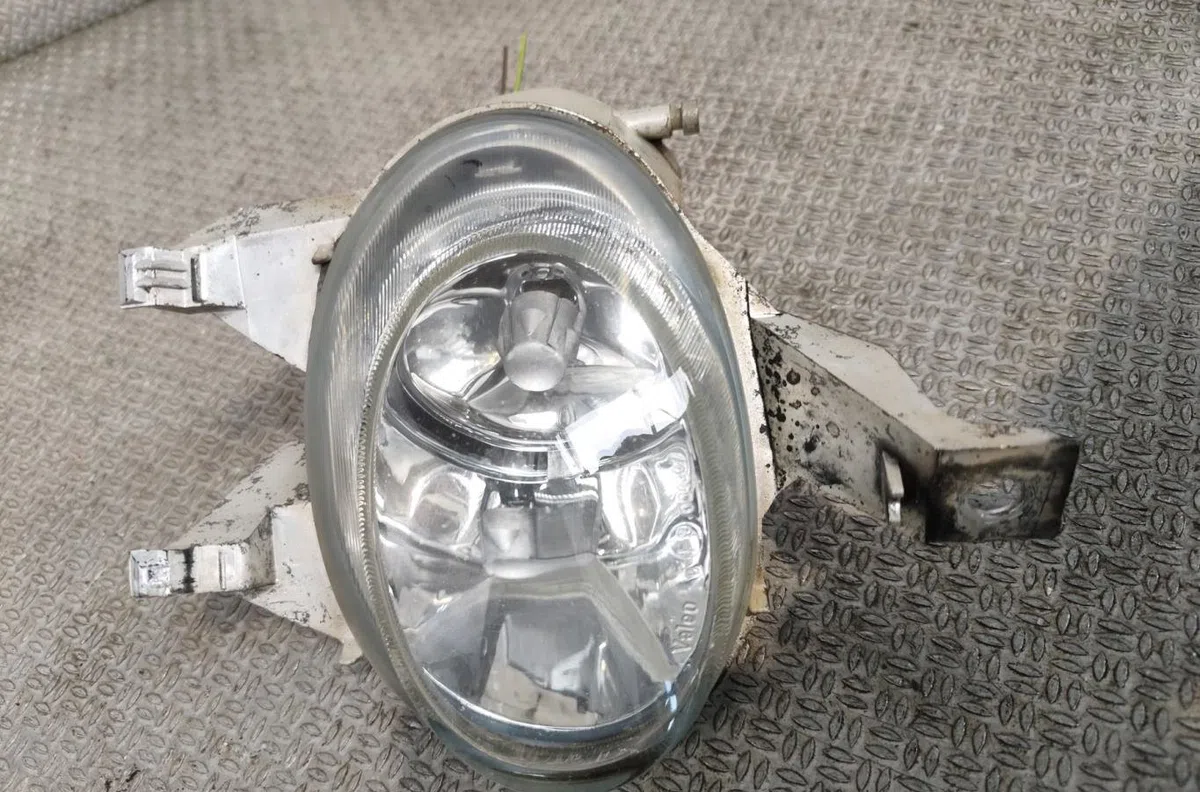 Phare antibrouillard avant gauche PEUGEOT 206  206 PHASE 2 CABRIOLET occasion