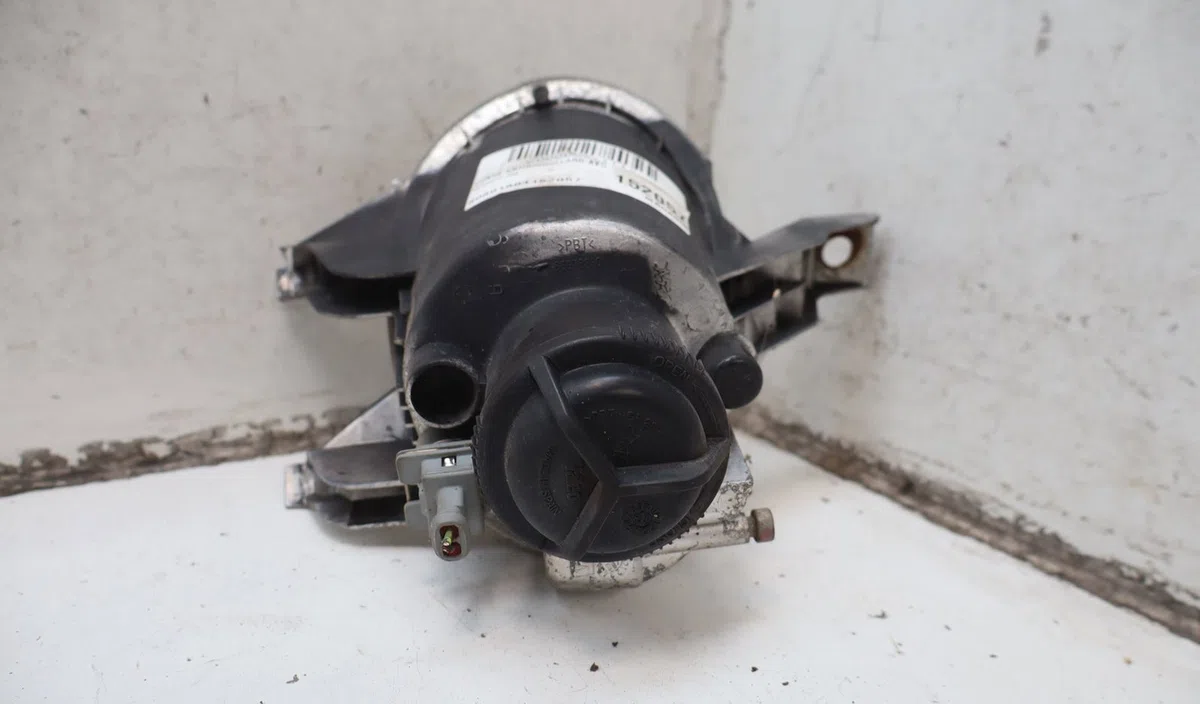 Phare antibrouillard avant gauche Peugeot 206 (2L_, 2M_) 1.4 hdi eco 70 (2009-2013) 5 portes occasion