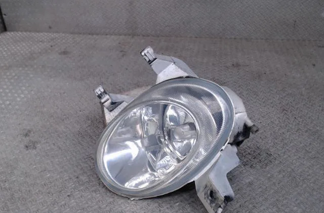 Phare antibrouillard avant gauche Peugeot 206 3-5 portes (2A-C) 1.4 hdi eco 70 (2001-2009) 5 portes occasion