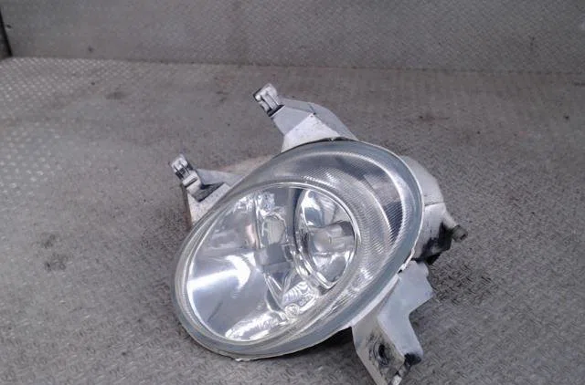 Phare antibrouillard avant gauche Peugeot 206 3-5 portes (2A-C) 1.4 hdi eco 70 (2001-2009) 5 portes occasion