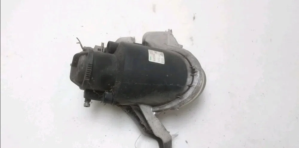 Phare antibrouillard avant gauche Peugeot 206 3-5 portes (2A-C) 1.4 hdi eco 70 (2001-2009) 5 portes occasion