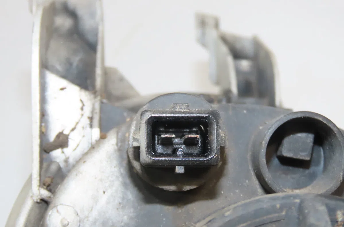 Phare antibrouillard avant gauche Peugeot 206 3-5 portes (2A-C) 1.4 i (1998-2012) 3 portes occasion