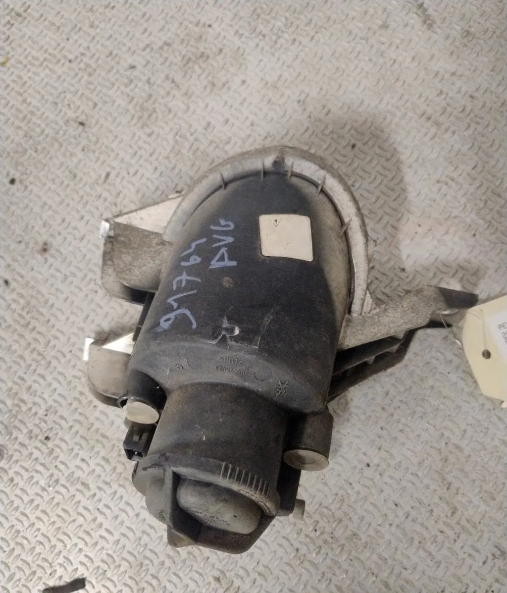 Phare antibrouillard avant gauche Peugeot 206 3-5 portes (2A-C) 1.4 i (1998-2012) 3 portes occasion