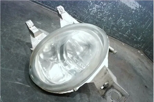 Phare antibrouillard avant gauche Peugeot 206 3-5 portes (2A-C) 1.6 16v (2000-2009) 3 portes occasion