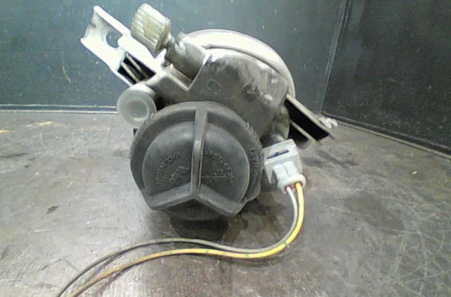Phare antibrouillard avant gauche Peugeot 206 3-5 portes (2A-C) 1.9 d (1998-2001) 5 portes occasion