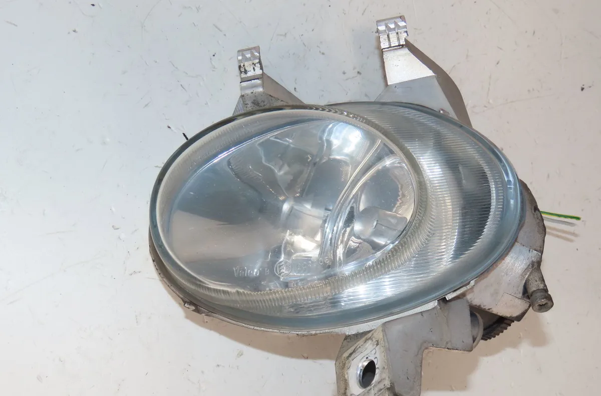 Phare antibrouillard avant gauche Peugeot 206 3-5 portes (2A-C) 1.9 d (1998-2001) 5 portes occasion