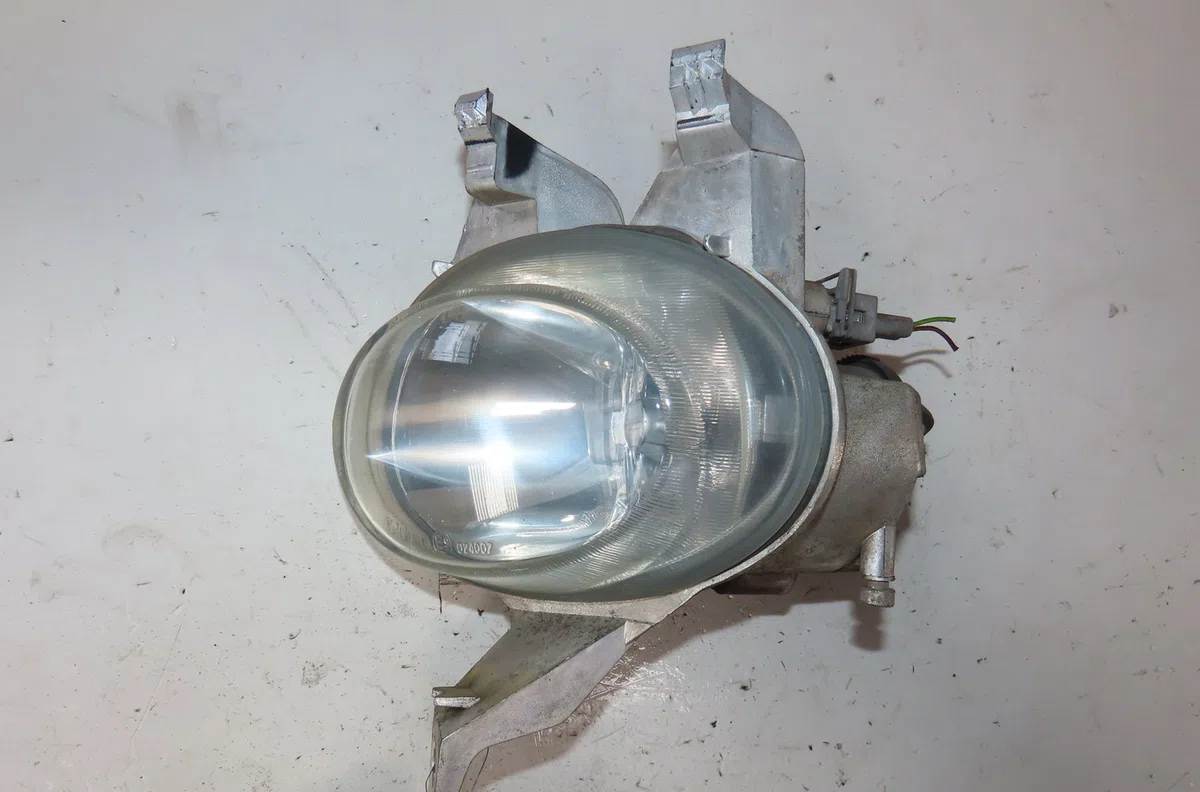 Phare antibrouillard avant gauche Peugeot 206 CC (2D) 1.6 16v (2dnfuf, 2dnfur) (2000-2007) 2 portes occasion