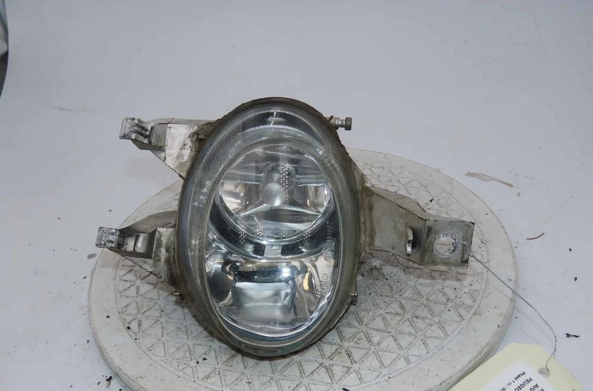 Phare antibrouillard avant gauche PEUGEOT 206 occasion