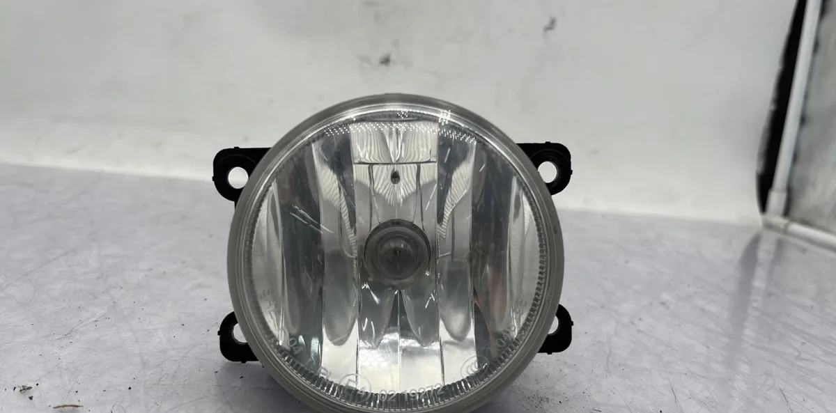 Phare antibrouillard avant gauche PEUGEOT 207 PHASE 1 CABRIOLET occasion