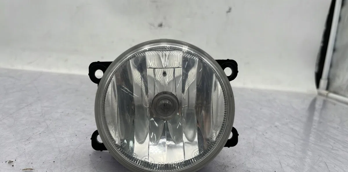 Phare antibrouillard avant gauche PEUGEOT 207 PHASE 1 CABRIOLET occasion