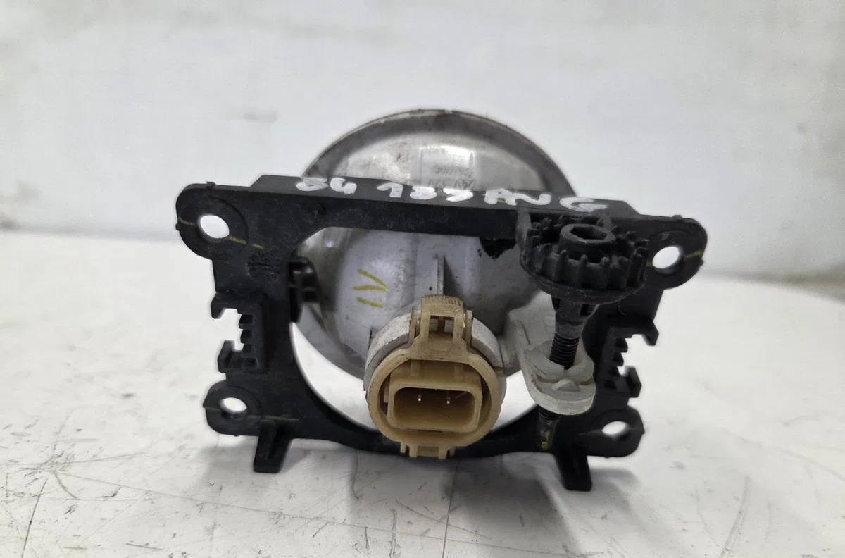 Phare antibrouillard avant gauche PEUGEOT 208 1 PHASE 2 occasion